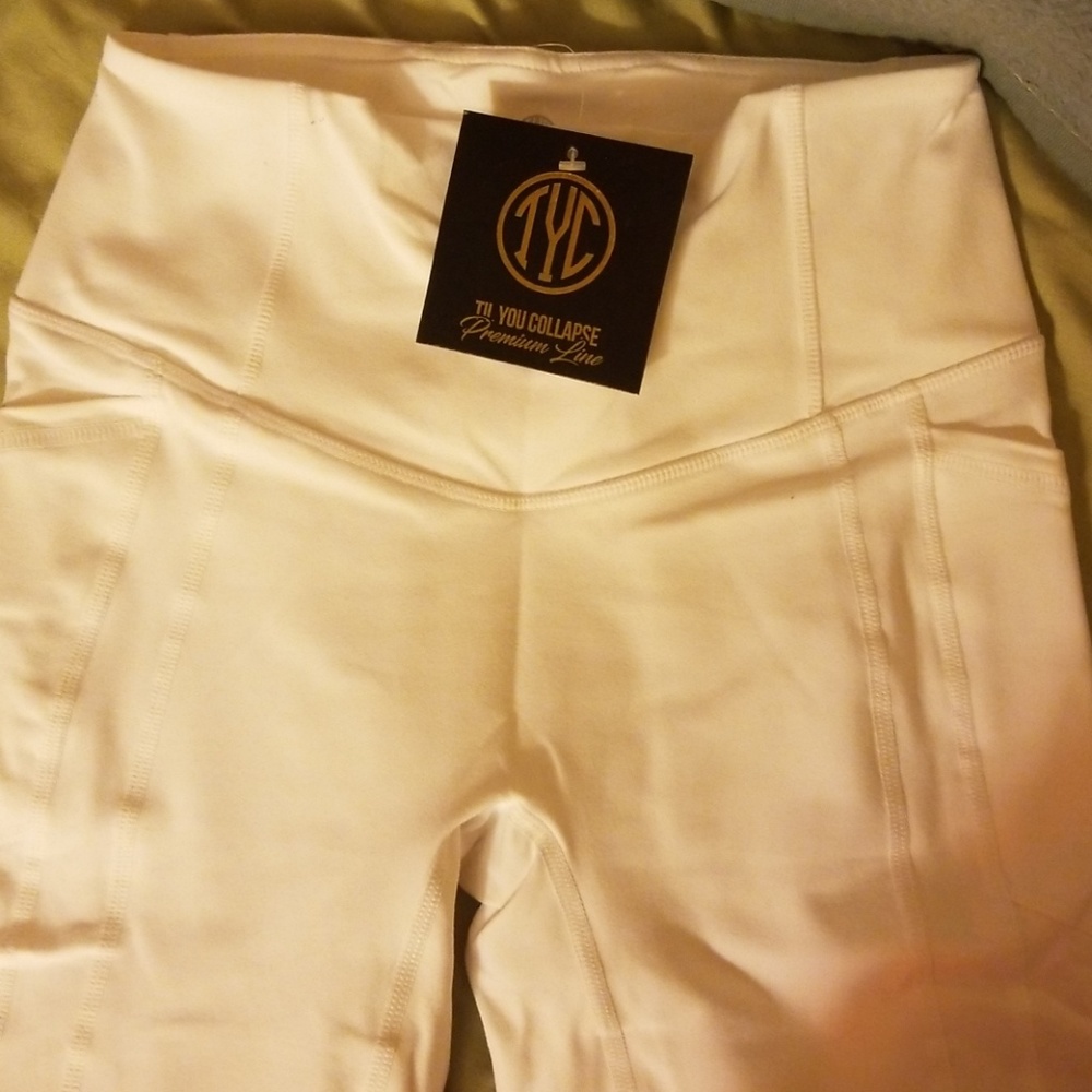 Til You Collapse Premium White Heart Booty Legging